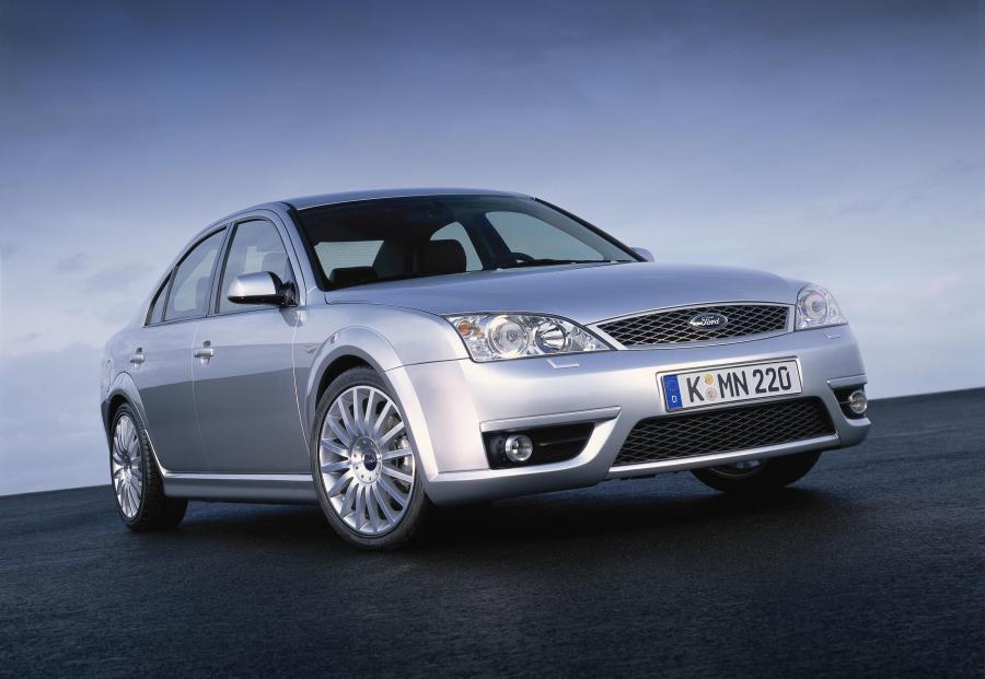  Ford Mondeo ST220 5-Door 2002 года  (фото 18 из 24)